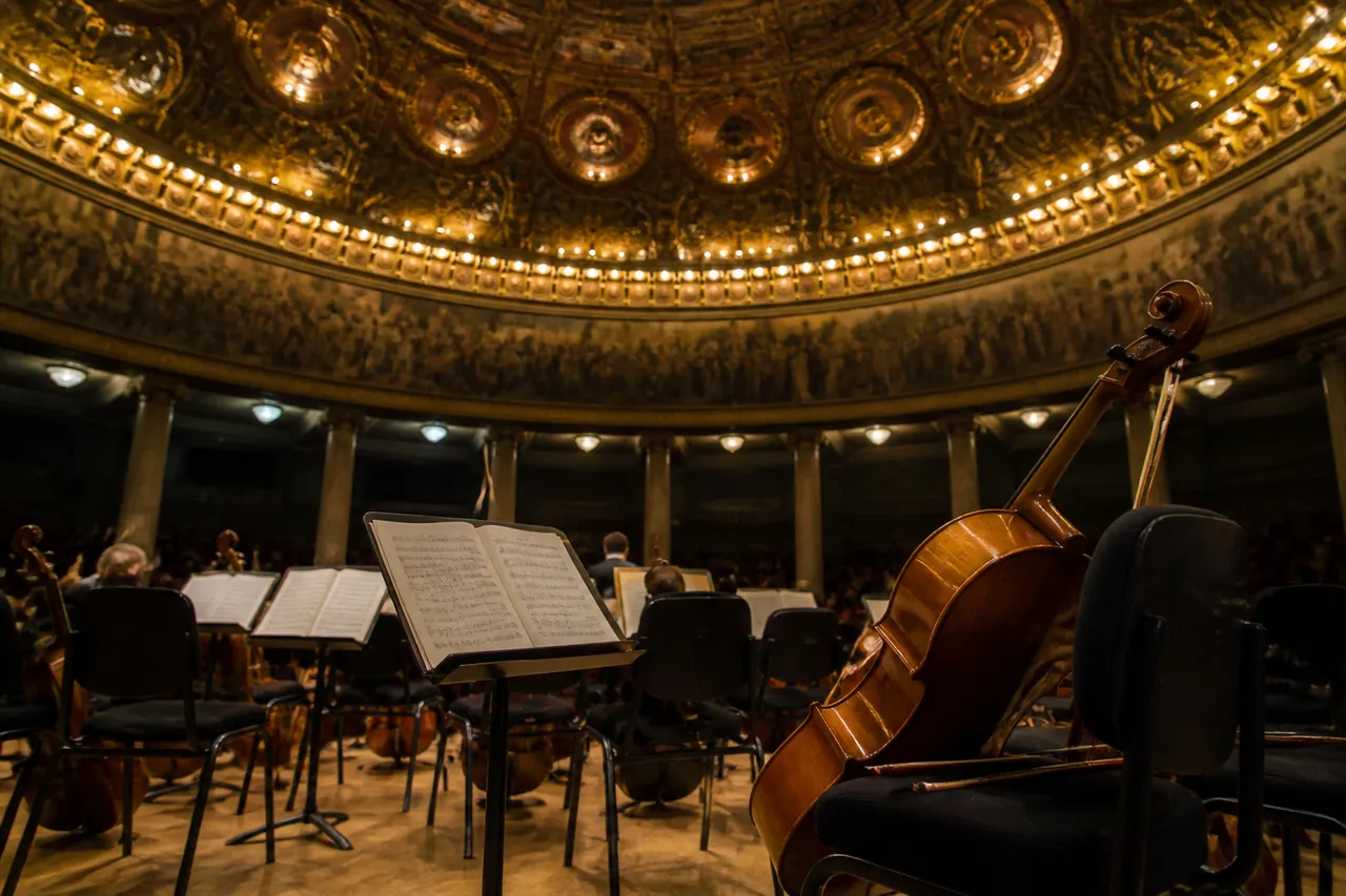 Samuel Niederhauser triumfă la violoncel în finala Concursului Enescu 2026